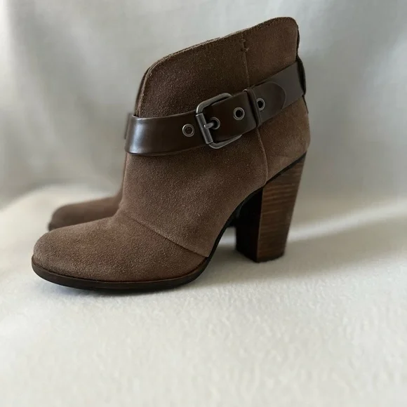 BCBG Size 7M Taupe Leather/Suede Booties - Picture 8 of 16